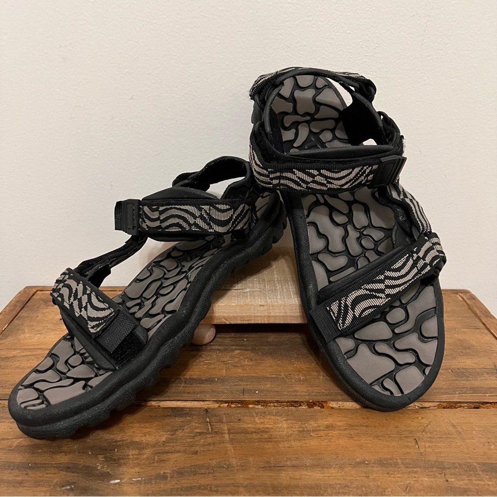 Men’s Teva Valkyrie Gray Black Velcro Sandal Casual Outdoorsy